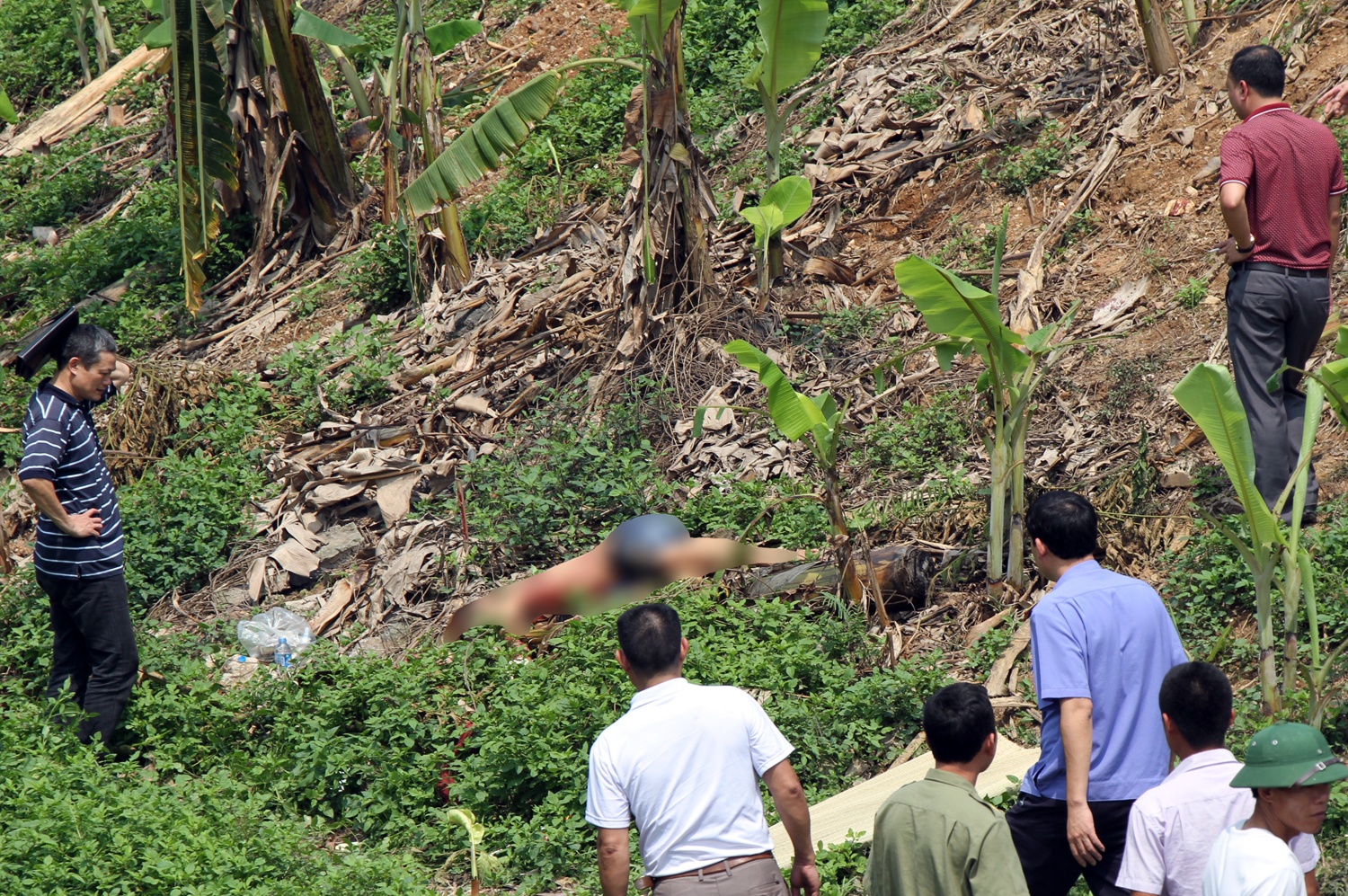 Nam thanh nien bi chem tu vong gan dai lo Thang Long hinh anh