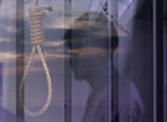 Trung si cong an chet trong tu the treo co tai trai tam giam hinh anh