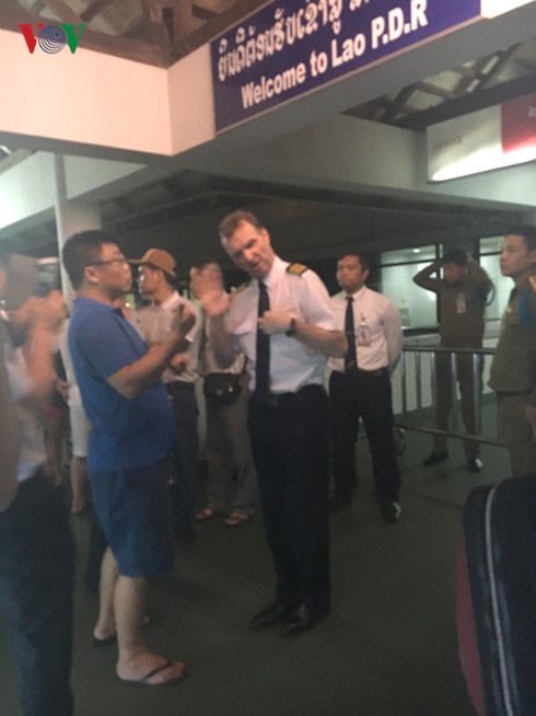 Máy bay đi Hà Nội hạ cánh tại Lào ảnh 2 May bay di Ha Noi ha canh tai Lao anh 2