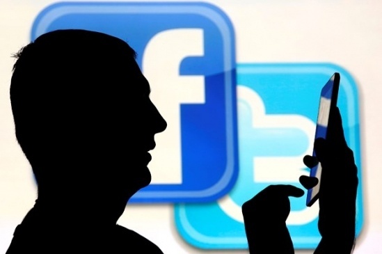 Gan 20 co gai mat tien vi tin nguoi yeu tren Facebook hinh anh