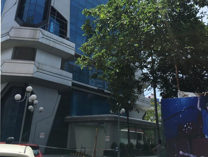 Co gai roi tu tang 14 toa nha Star City, tu vong tai cho hinh anh