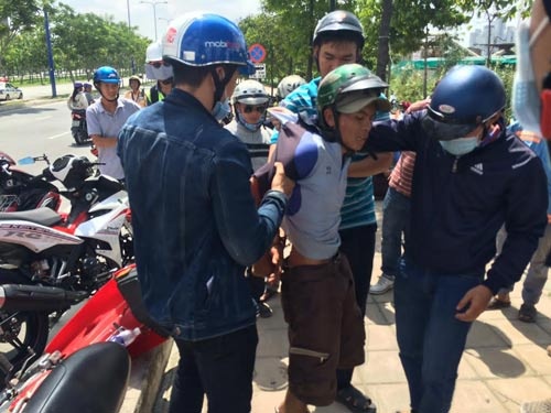 Cong an co so, anh o dau: Nguoi trong cuoc noi gi? hinh anh