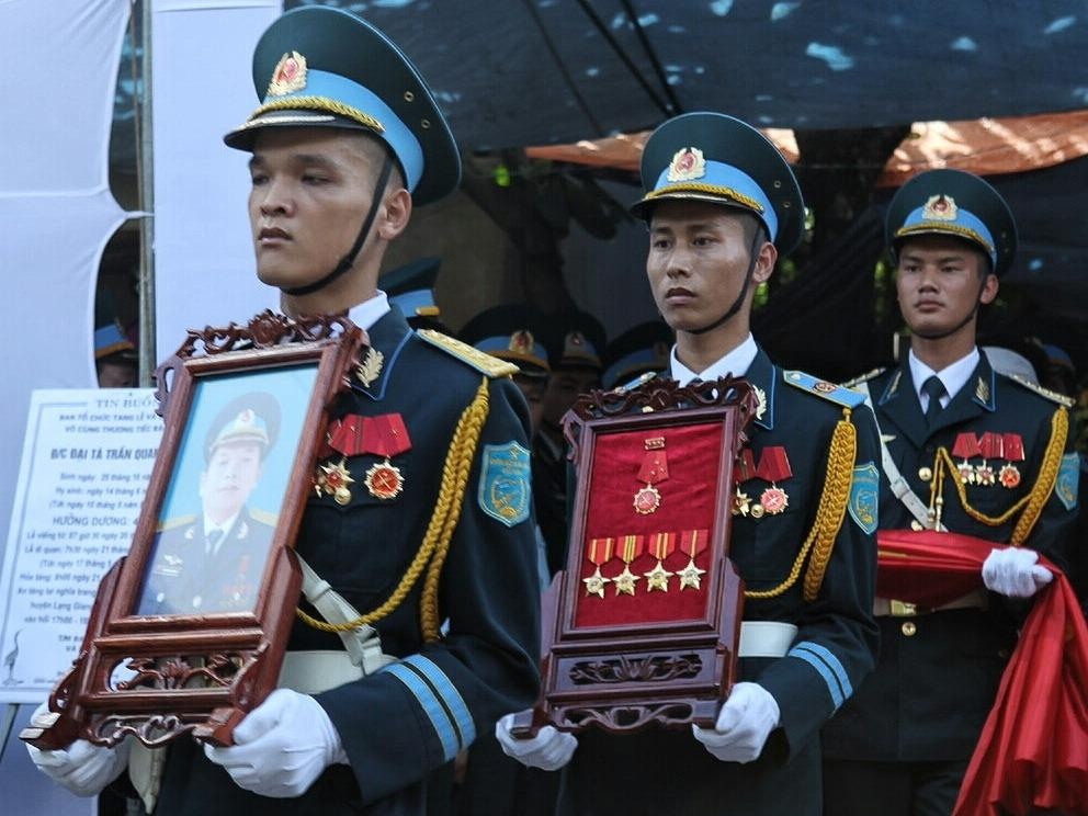 Truy tang Huan chuong Bao ve To quoc cho dai ta Khai hinh anh