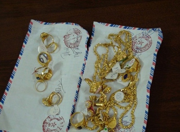 Con trom vang, cha me phai boi thuong hinh anh