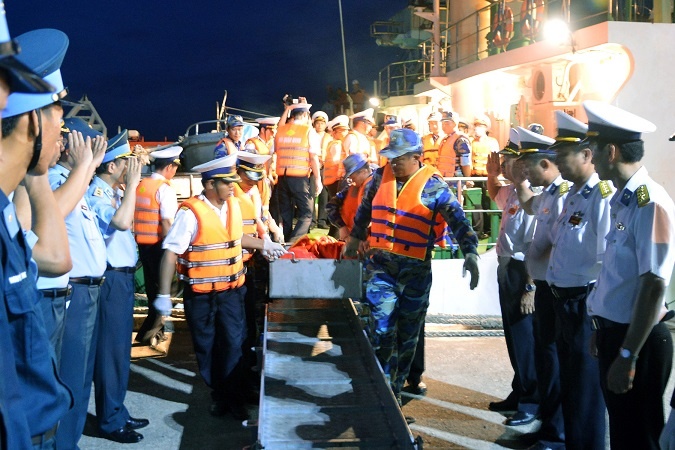 phi hanh doan CASA-212 anh 4