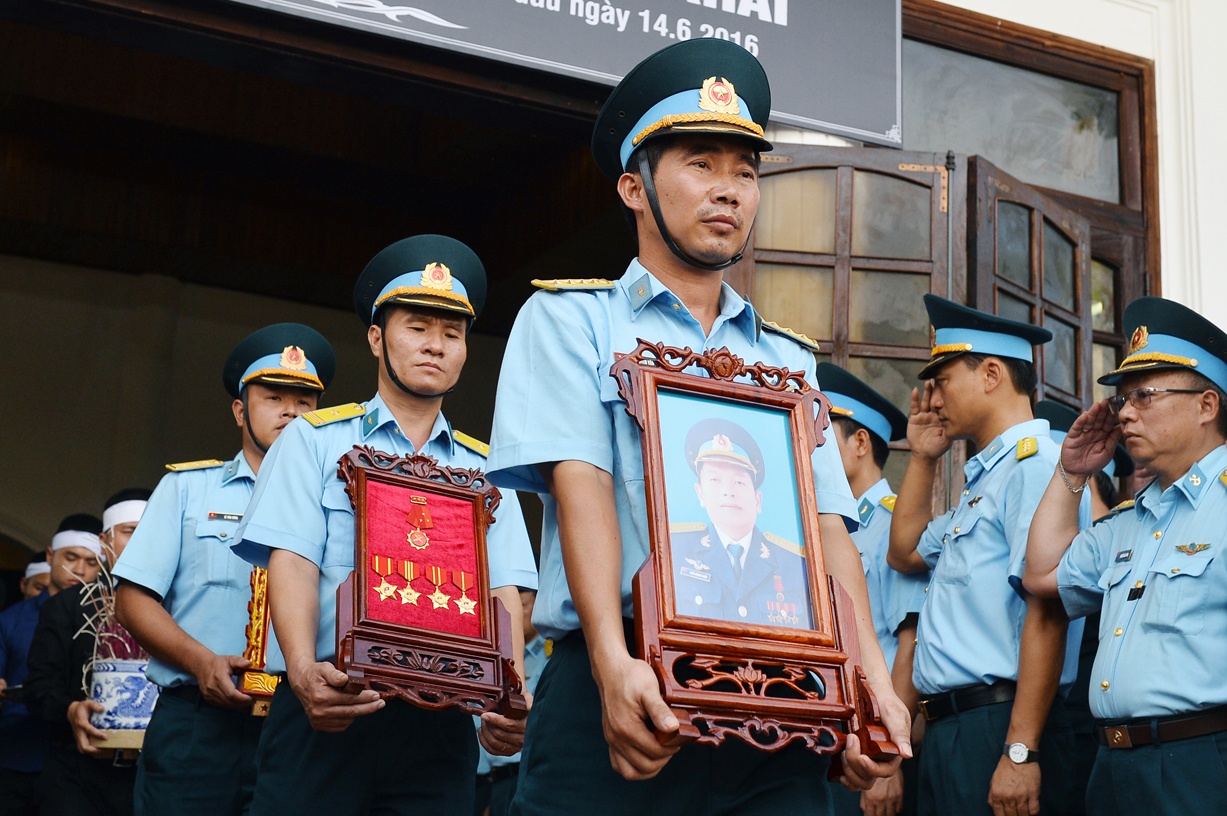 Cap bang To quoc ghi cong cho 10 liet si 2 vu may bay roi hinh anh