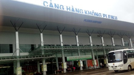 Huy 10 chuyen bay vi suong mu hinh anh