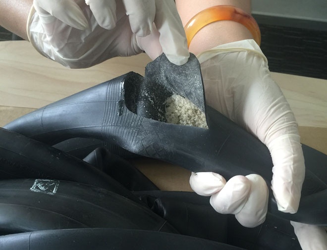 4,5 kg ma tuy nhoi trong sam xe may chuan bi... bay hinh anh