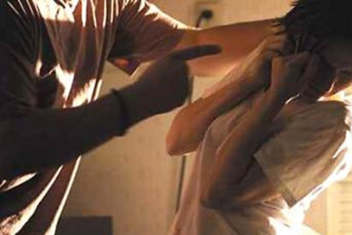 Vo Viet tu choi giup chong TQ lam huong dan vien 'dom' hinh anh