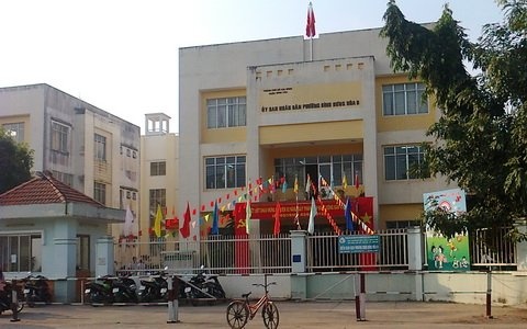 Chu tich phuong phan tran viec can bo di nghi mat hinh anh