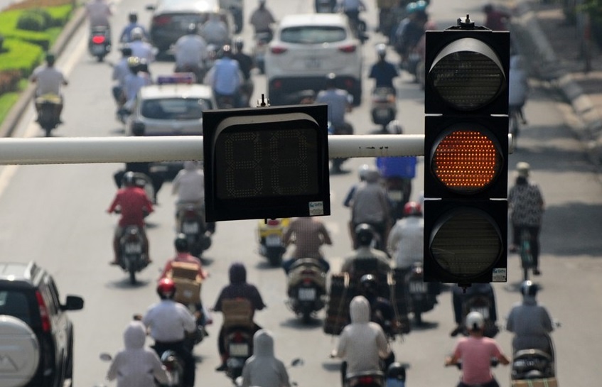 Vuot den vang trong tinh huong nao bi xu phat? hinh anh