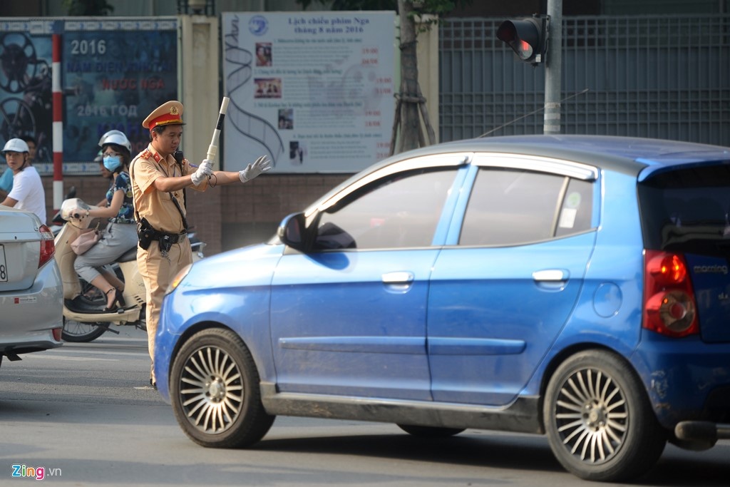 Xu phat loi vuot den vang anh 1