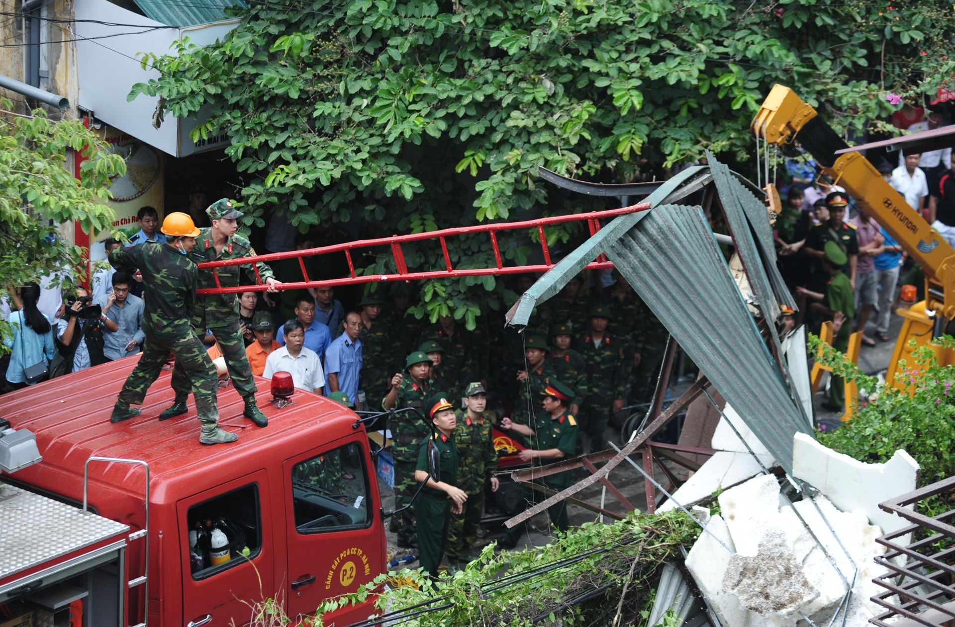 Nha tai Cua Bac sap co the do nha ben canh dao mong hinh anh