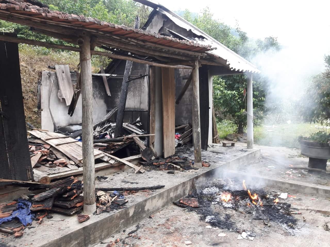 Gan 100 canh sat truy bat nguoi phu nu nghi sat hai 3 con hinh anh