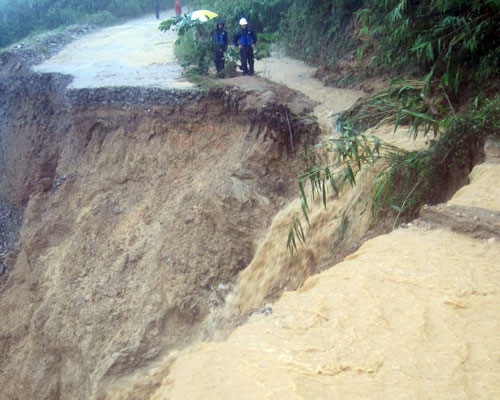 Mua lu khien ​6 cong nhan khai thac vang thuong vong hinh anh