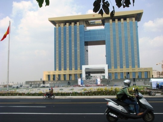 Sung khong the lot vao Trung tam hanh chinh Binh Duong hinh anh