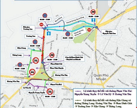 Cam oto theo gio quanh san bay Tan Son Nhat hinh anh