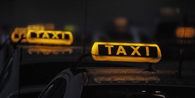 Tai xe Uber di dao cuop tai san cua ba bau o Sai Gon hinh anh