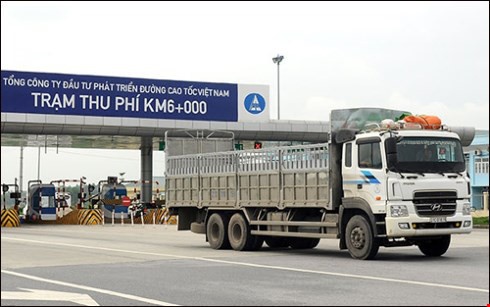 Nhieu xe bi tu choi phuc vu tren cao toc Noi Bai - Lao Cai hinh anh