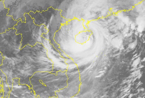 Bao so 7 giam cap khi cach Quang Ninh - Hai Phong 360 km hinh anh