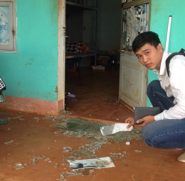 Nữ giáo viên bị đòi hãm hiếp ảnh 1 Nu giao vien bi doi ham hiep anh 1