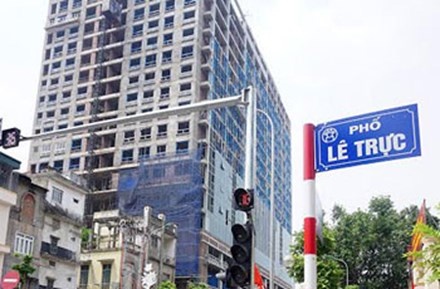 Hoan thanh pha do tang 19, nha 8B Le Truc hinh anh
