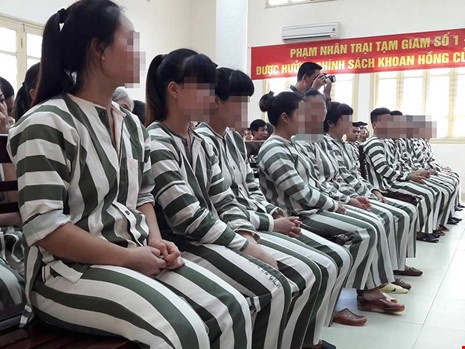 Pham nhan duoc gap chong nhung phai tranh thai hinh anh