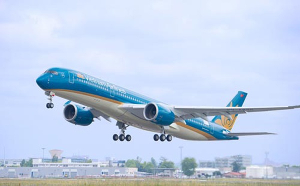 Dung khai thac chuyen bay den Buon Ma Thuot vi thoi tiet xau hinh anh