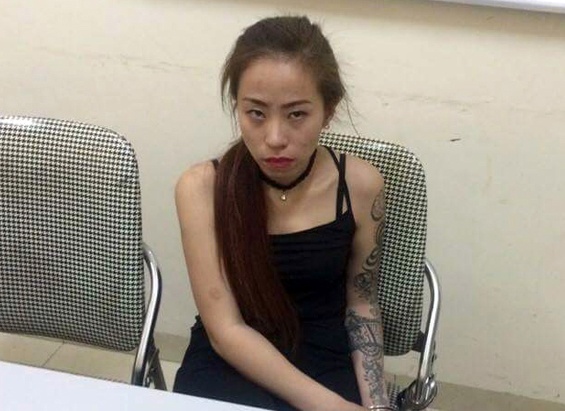 Giấu ma túy trong áo ngực ảnh 1 Giau ma tuy trong ao nguc anh 1