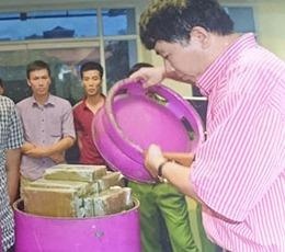 Don hang tram banh heroin trong binh gas hinh anh