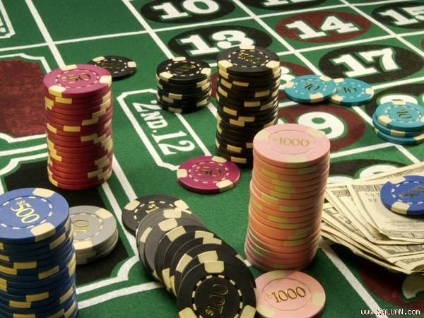 Gia bi casino bat chuoc mang, con lua cha de co tien di choi hinh anh