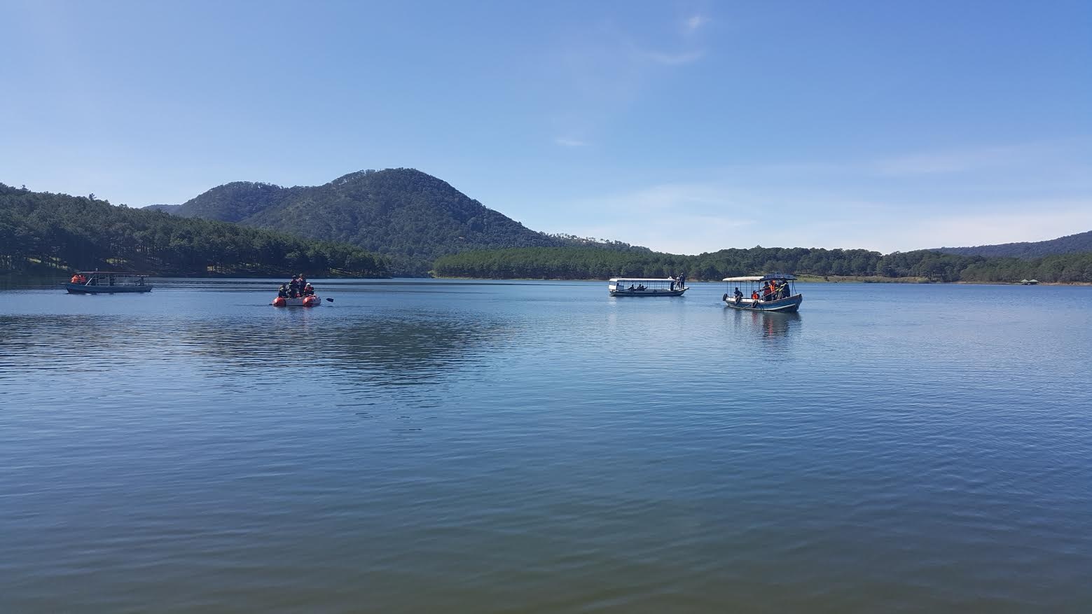 Choi nem bong canh ho nuoc, thu mon doi Lam Dong chet duoi hinh anh