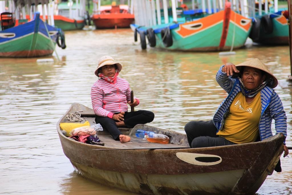 lật thuyền hai người mất tích ảnh 1 lat thuyen hai nguoi mat tich anh 1