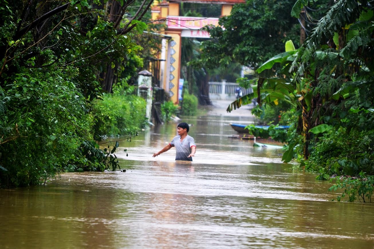 Lũ lớn ở miền Trung ảnh 1 Lu lon o mien Trung anh 1