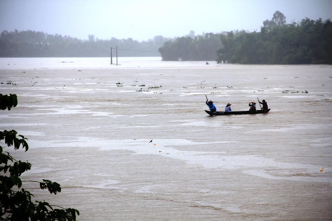 Lũ lớn ở miền Trung ảnh 11 Lu lon o mien Trung anh 11