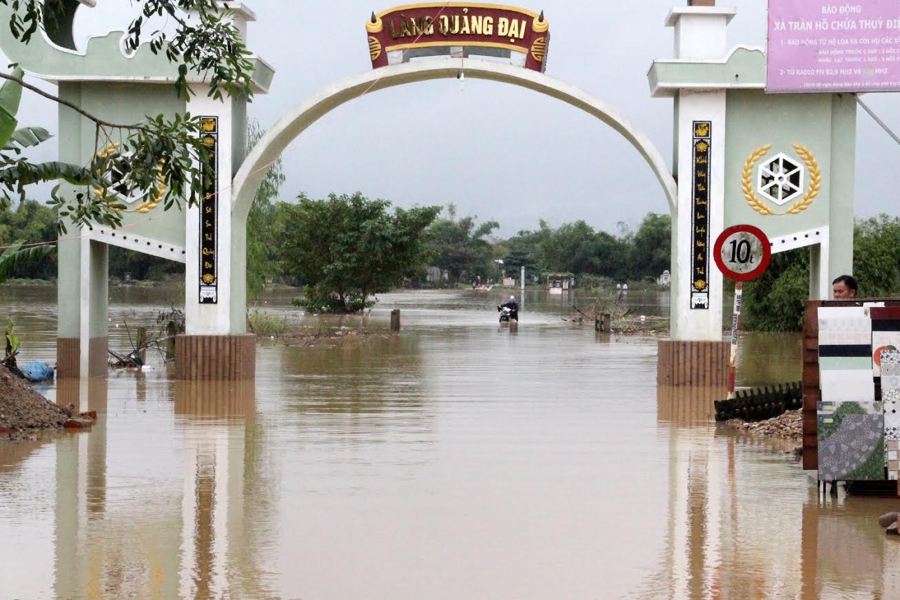 Lũ lớn ở miền Trung ảnh 12 Lu lon o mien Trung anh 12