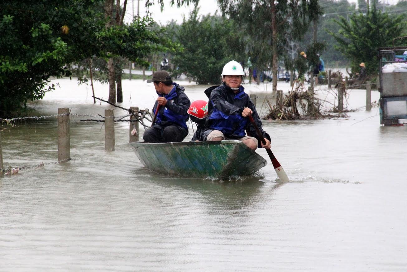 Lũ lớn ở miền Trung ảnh 8 Lu lon o mien Trung anh 8