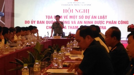 sử dụng vũ khí ảnh 1 su dung vu khi anh 1