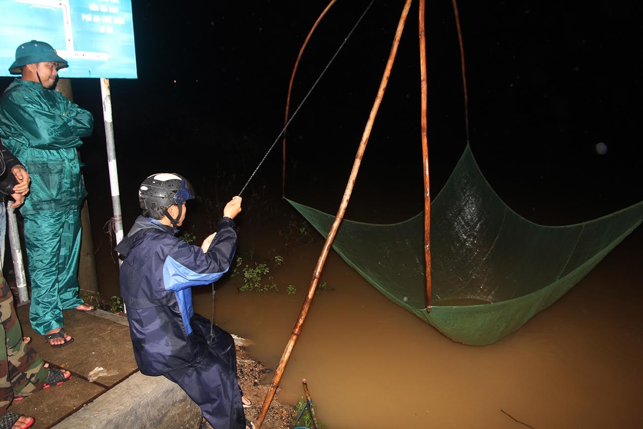 Nông dân vùng giăng rớ bắt cá ảnh 12 Nong dan vung giang ro bat ca anh 12