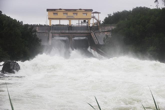Nhieu thuy dien o Quang Nam tang luong xa lu hinh anh