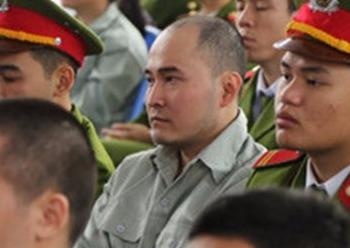 25 bi cao hau toa phien xu so tham vu 5.000 banh heroin hinh anh