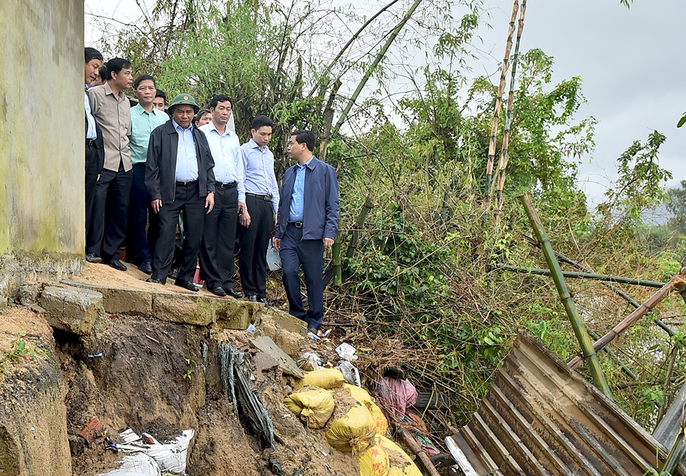 Thu tuong Nguyen Xuan Phuc thi sat vung lu anh 7