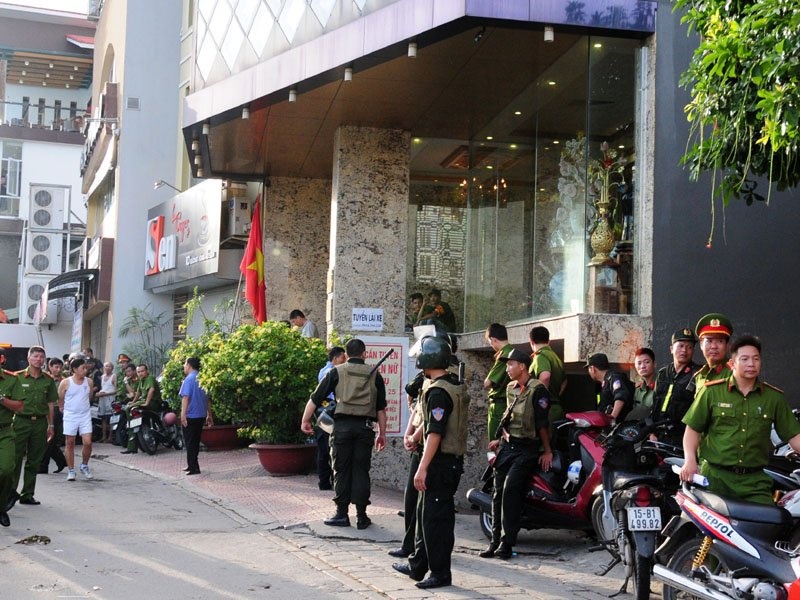 thu choi thac loan dan choi dat Cang anh 3