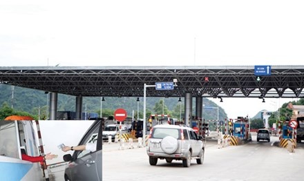 Tram thu phi vuot thoi han: Tien dan vao tui ai? hinh anh