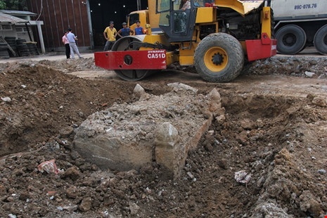 phat hien mo co trong buu dien Phu Tho anh 1