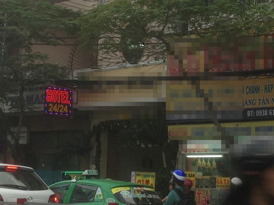 Dot tu sau khi vao khach san voi phu nu hinh anh