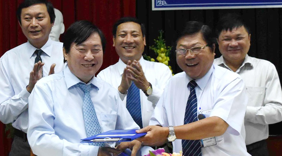 Benh vien no hon 90 ty, giam doc nghi viec co bat thuong hinh anh