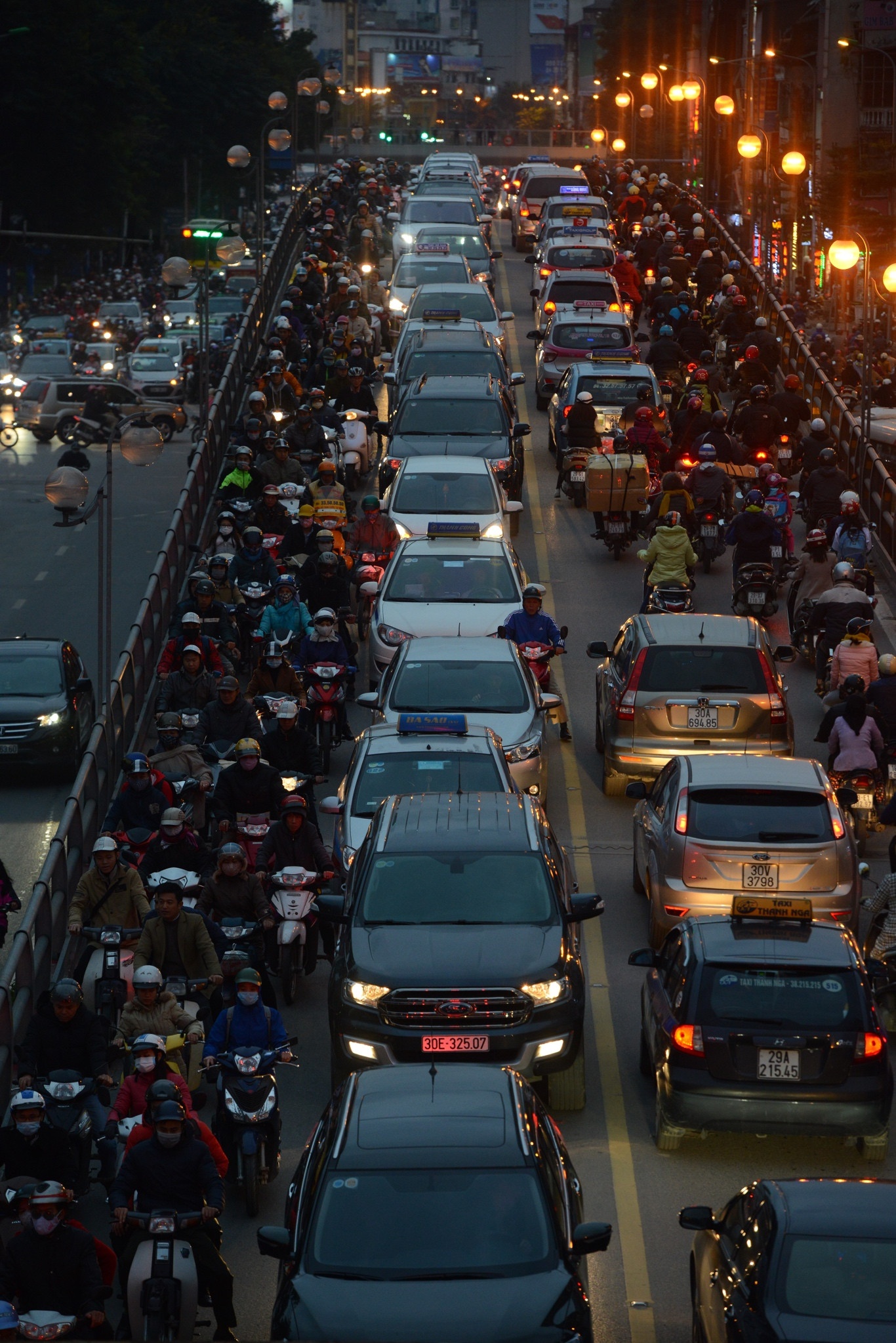 bat nhao xe du ben coc anh 3