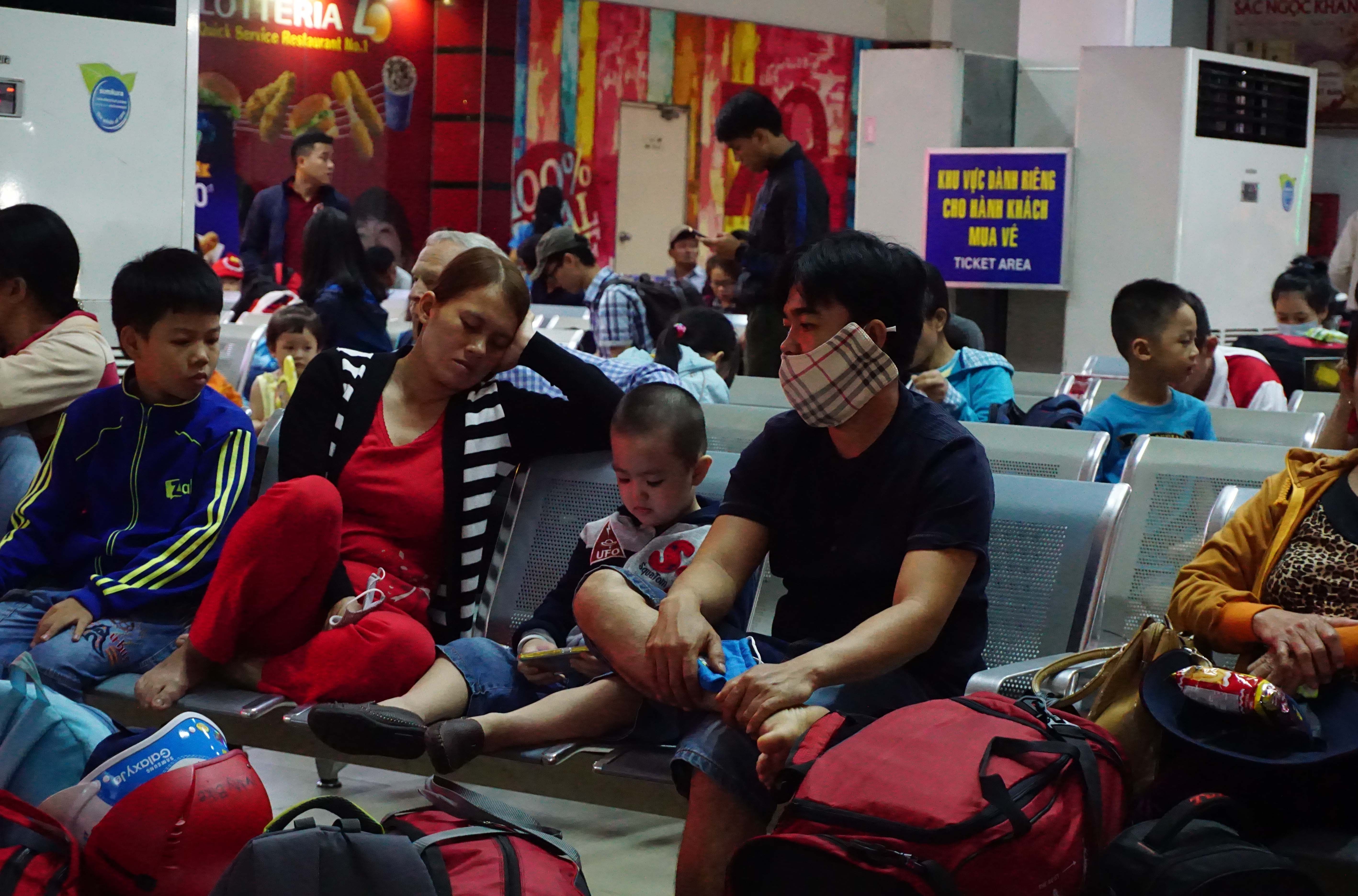 cho xe ve que ngay tet anh 13