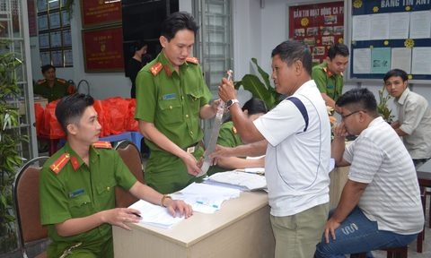 Đổi quà Tết ảnh 1 Doi qua Tet anh 1